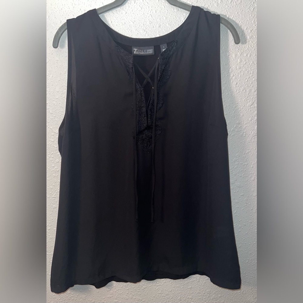 New York & Company Black Sleeveless Blouse with Tie Front and Lace Detail-EUC